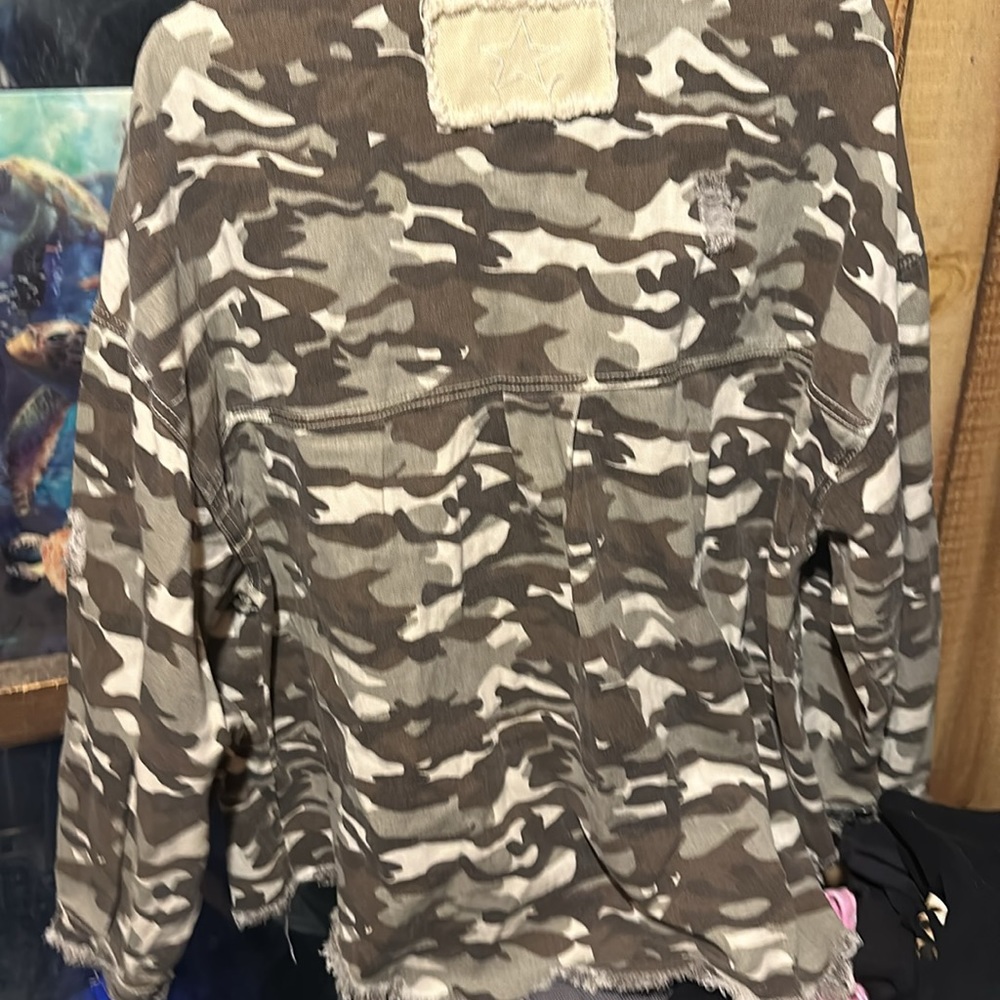 POL button up - Picture 6 of 6